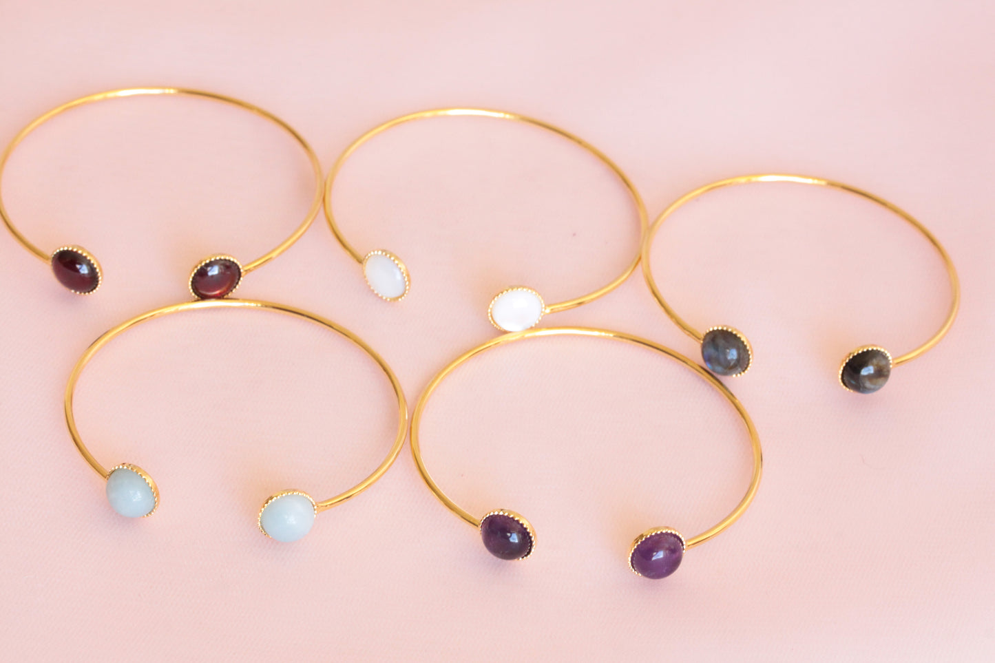 Bracelet jonc avec deux pierres en grenat naturel ajustable doré à l'or fin Emmanuelle