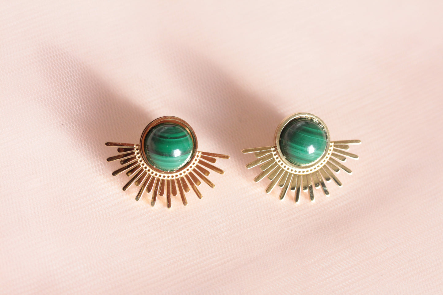 Boucles d'oreilles soleil malachite acier inoxydable, pierre fine naturelle