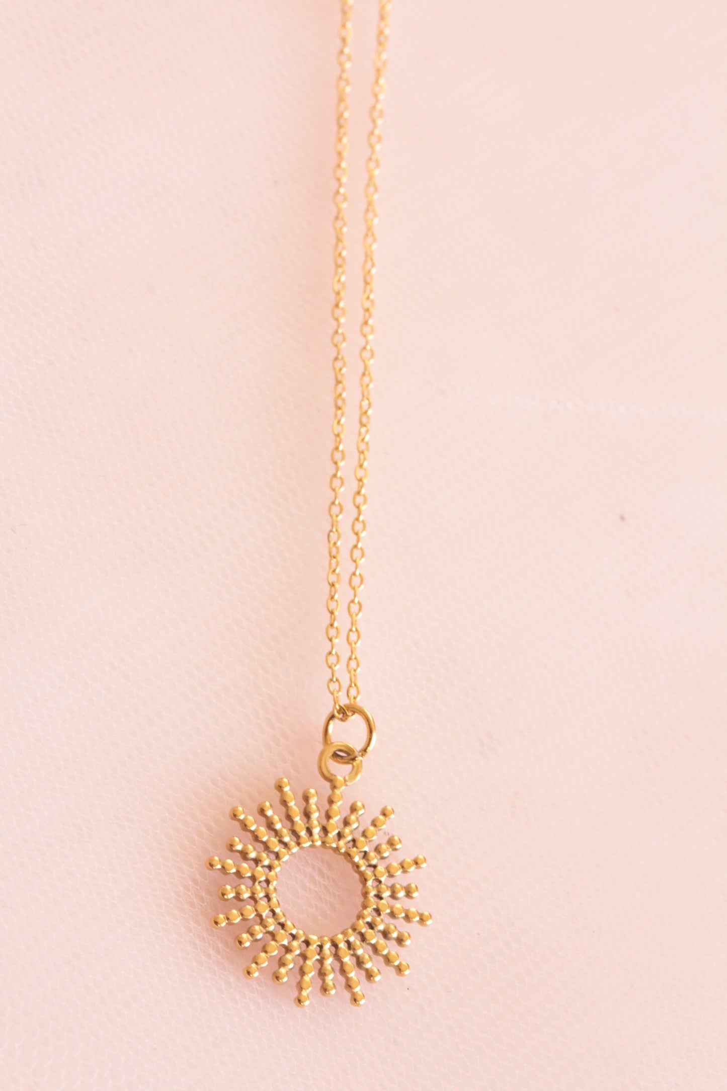 Collier pendentif soleil acier inoxydable