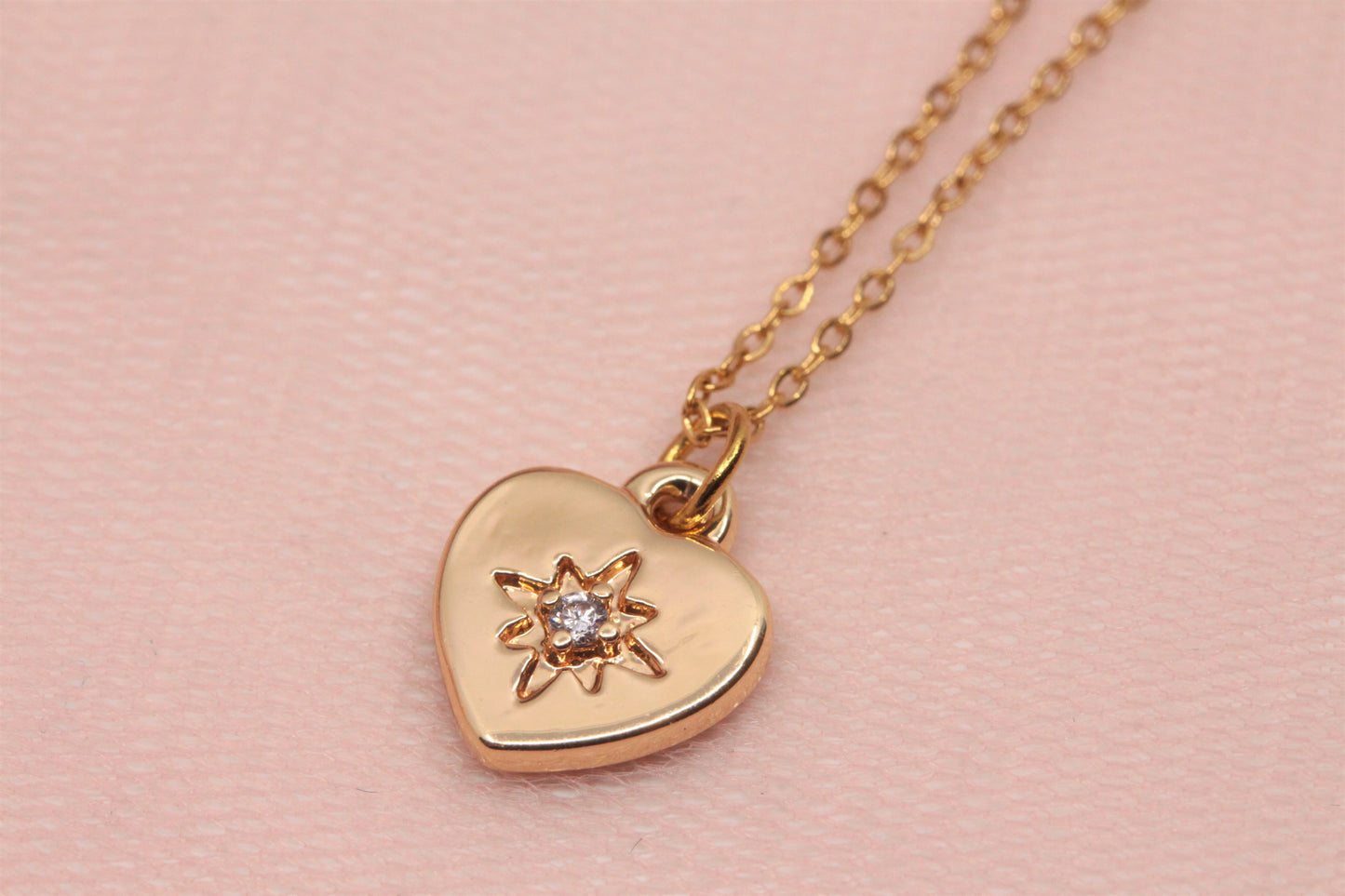 Collier chaine fine pendentif cœur doré à l'or fin