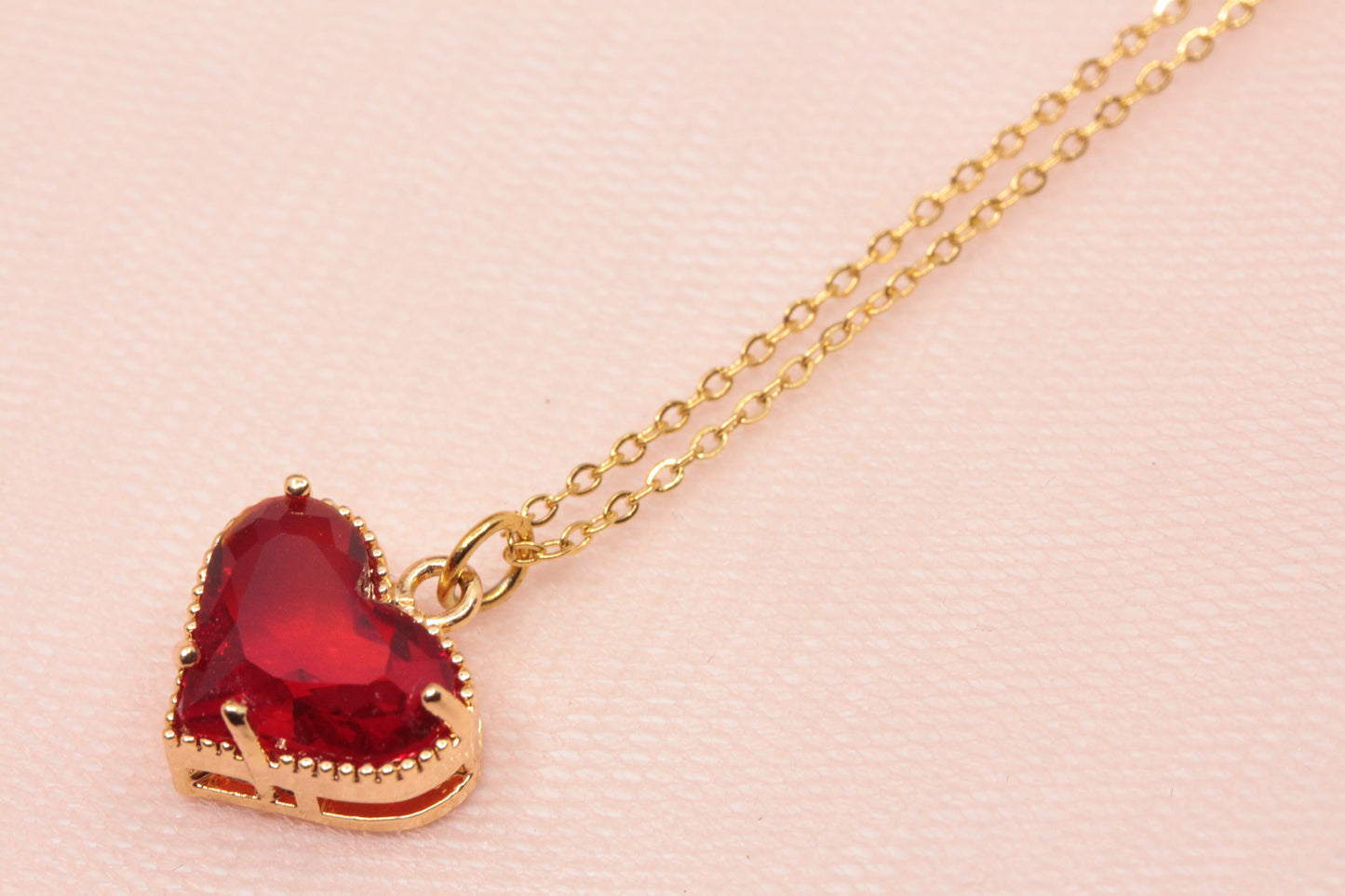 Collier pendentif cœur strass rouge chaine en acier inoxydable