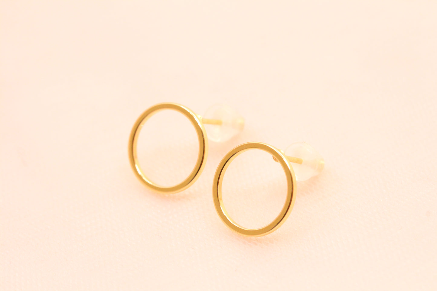 Boucles d'oreilles cercle dorées à l'or fin