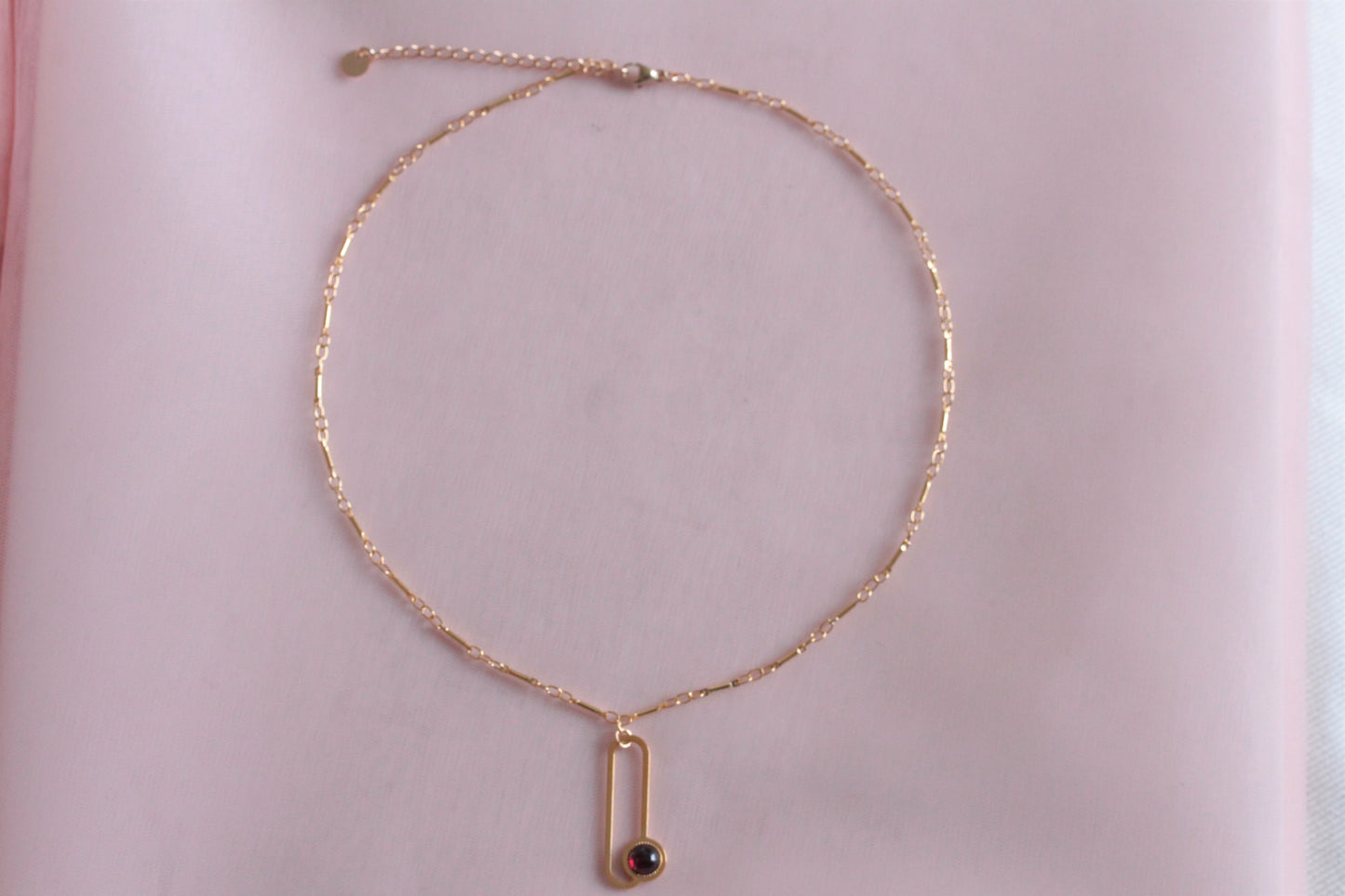Collier fin pendentif grenat pierre naturelle