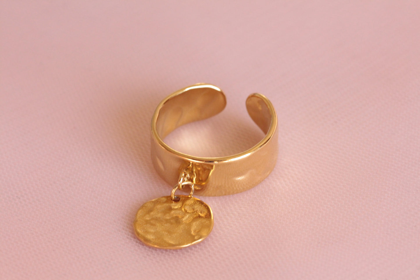 Copy of Openwork mother-of-pearl ring gilded with 24 carat fine gold Lorie